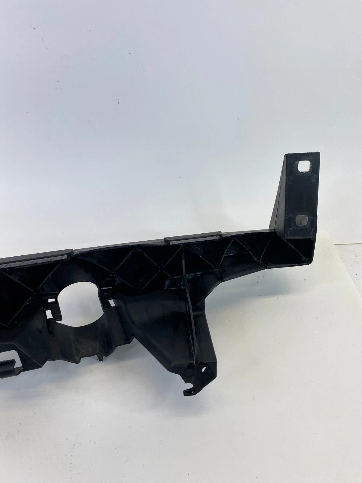 2006 BMW 330xi 330i LH HEADLIGHT MOUNT SUPPORT BRACKET OEM FACTORY 51117116707