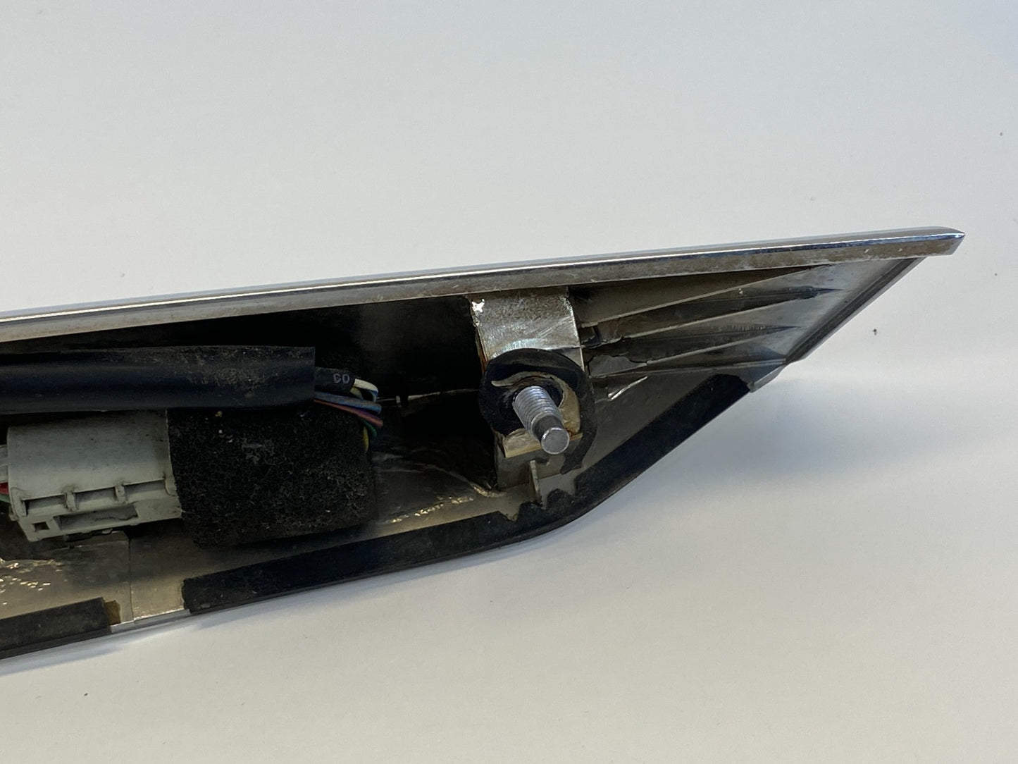 2013-2016 Chevrolet Cruze Rear Trunk License Plate Cover Trim Molding Assy OEM