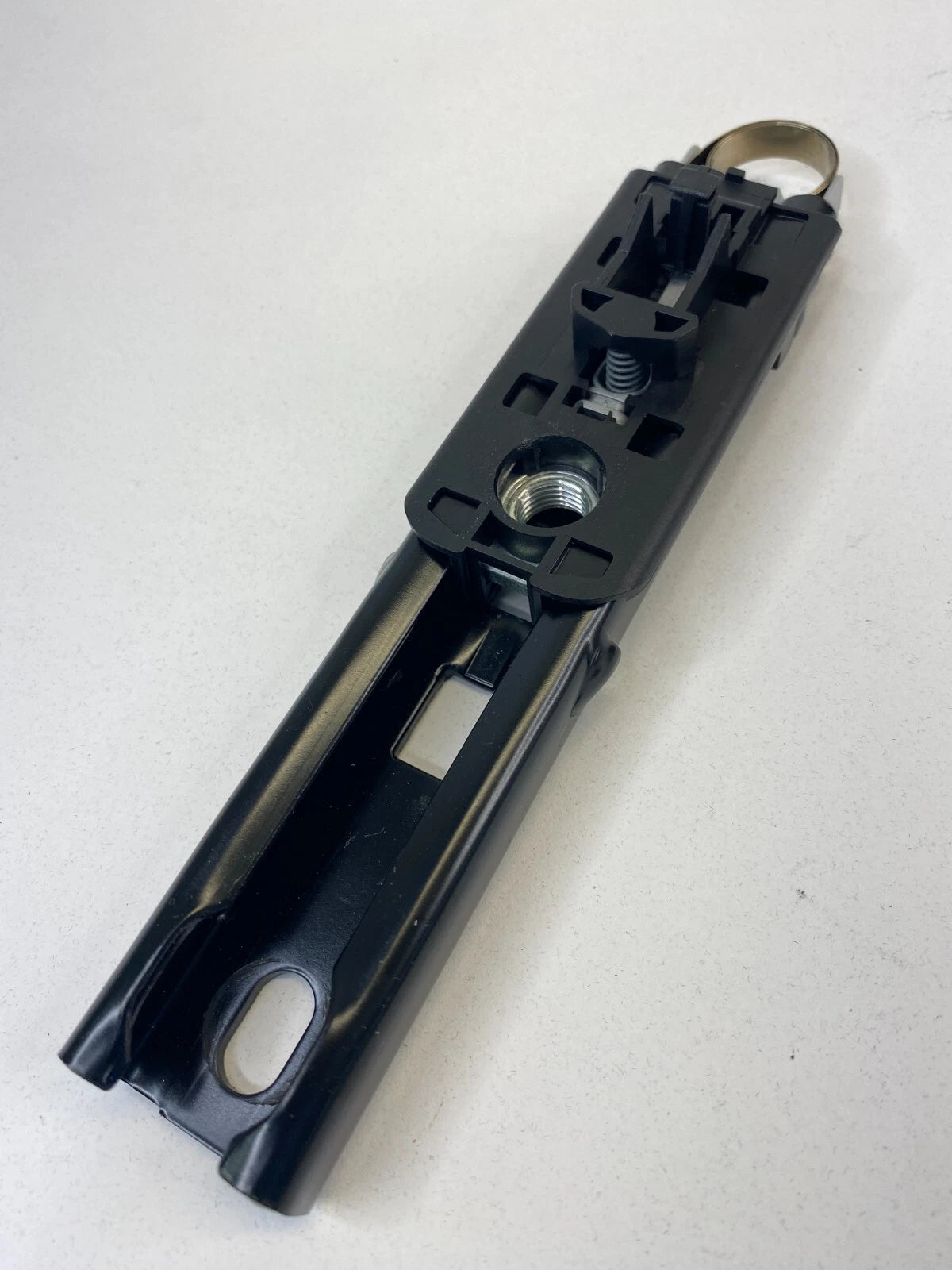 2006-2012 MERCEDES-BENZ R350 FRONT RIGHT SEAT BELT HEIGHT ADJUSTER 2518600388