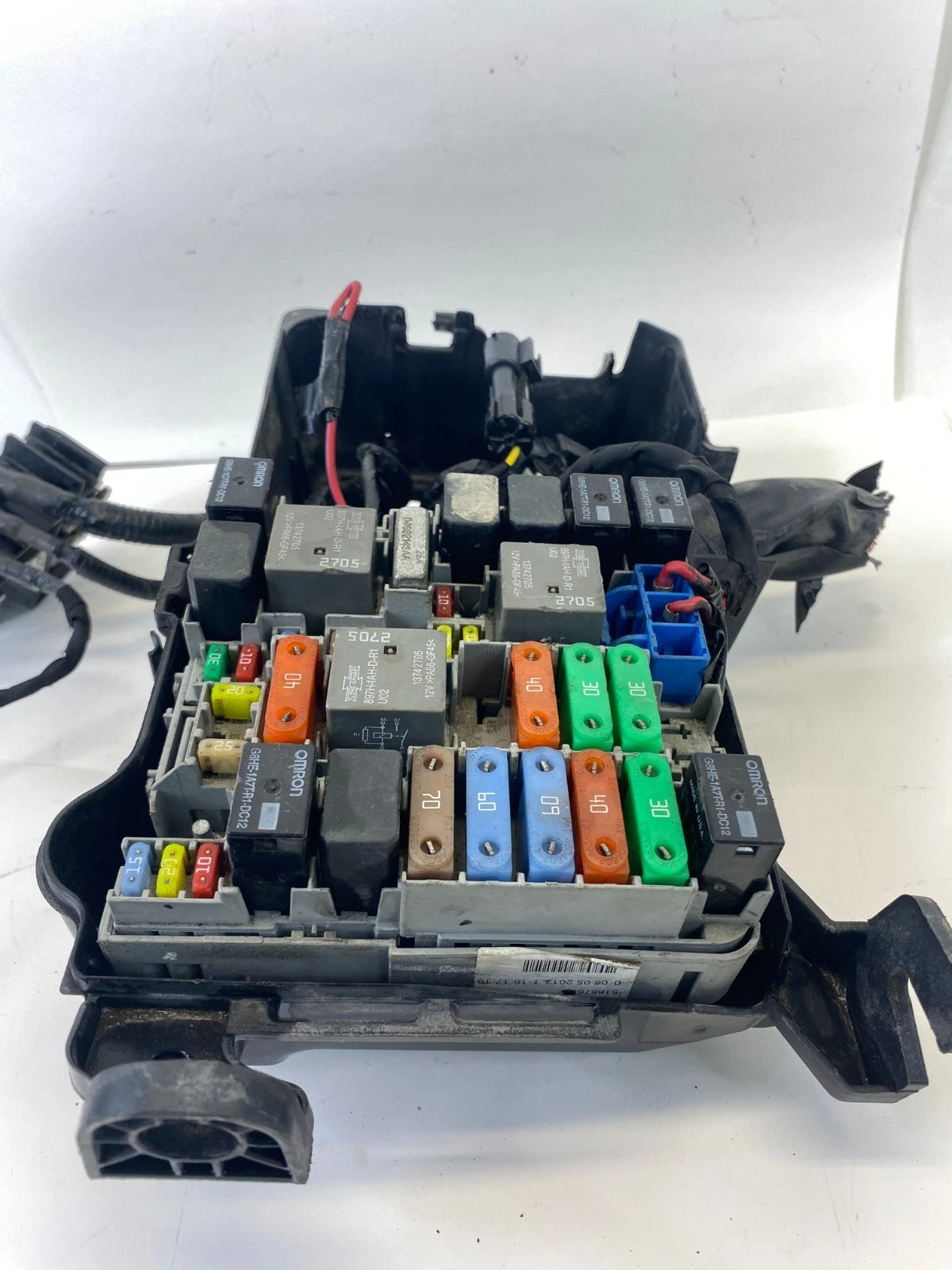 2013-2016 DODGE DART 2.4L ENGINE COMPARTMENT FUSE REALAY BOX W/ COVER OEM