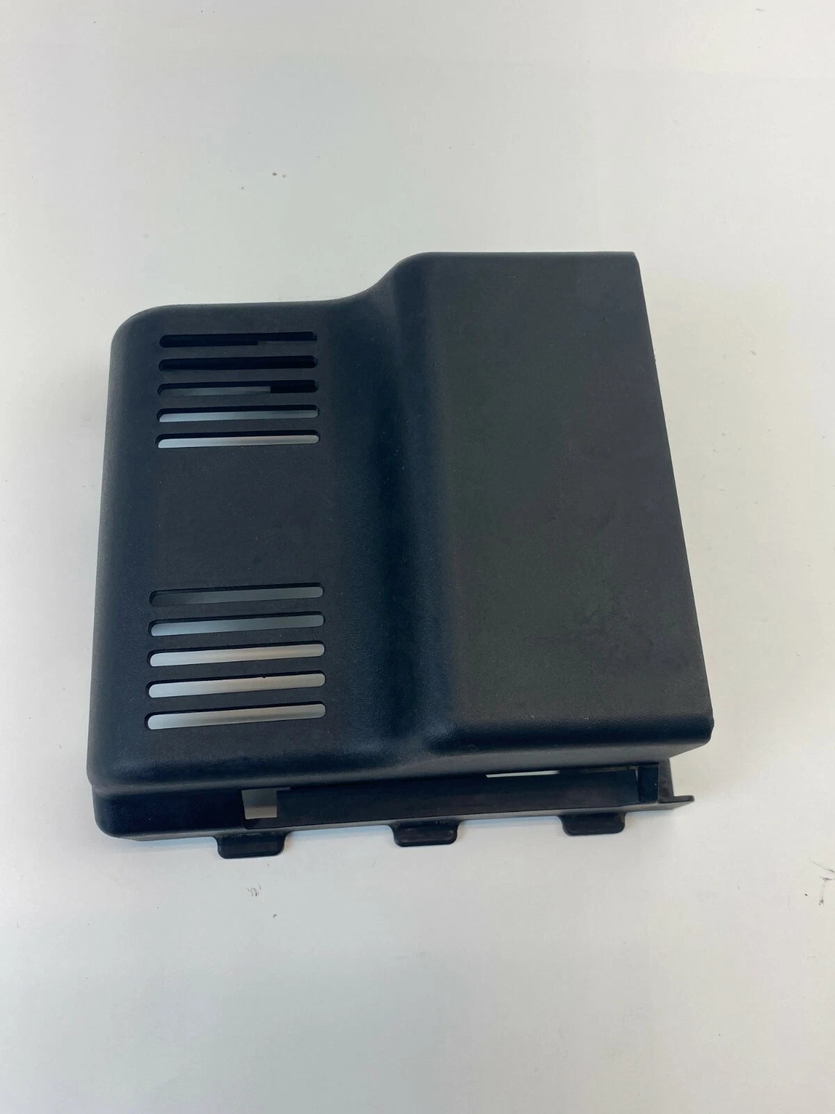 2008 2009 2010 SATURN VUE ENGINE CONTROL MODULE BRACKET COVER TRIM 96627717 OEM