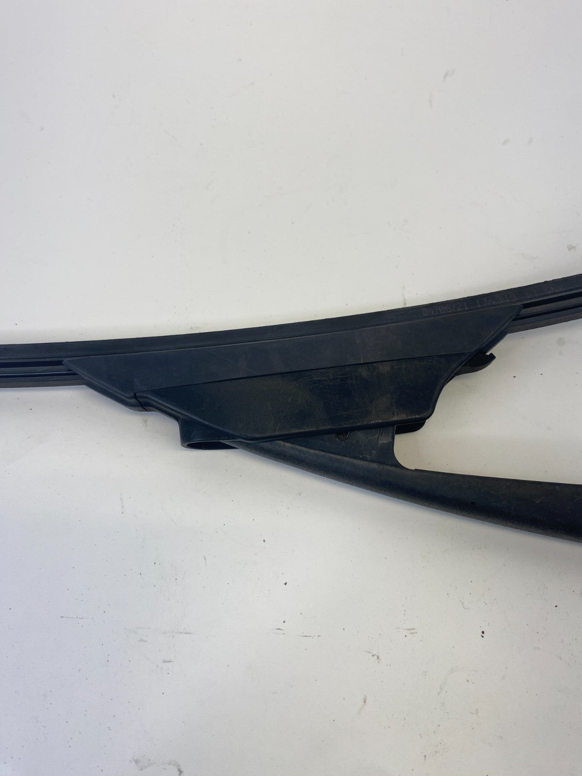 2009-2012 Nissan Murano Rear Windshield Wiper Arm Assembly OEM