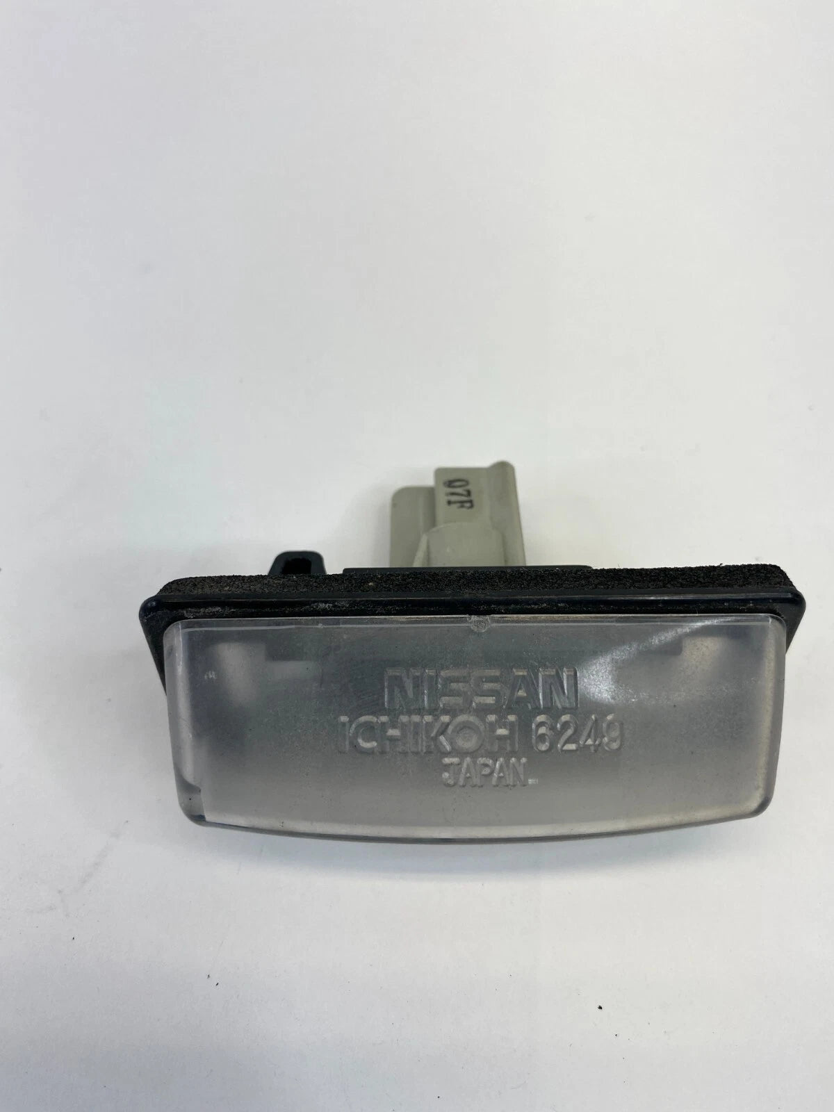 2008-2013 NISSAN ROGUE REAR TRUNK LICENSE PLATE LIGHT LAMP ASSEMBLY OEM
