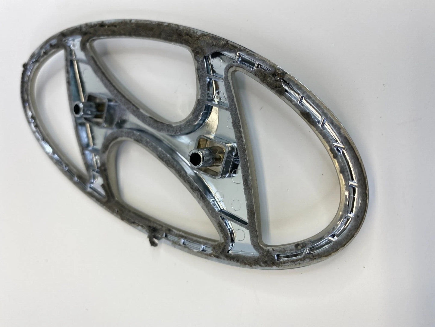 2012-2017 HYUNDAI ACCENT BACK TRUNK DECK LID LOGO EMBLEM BADGE CHROME OEM