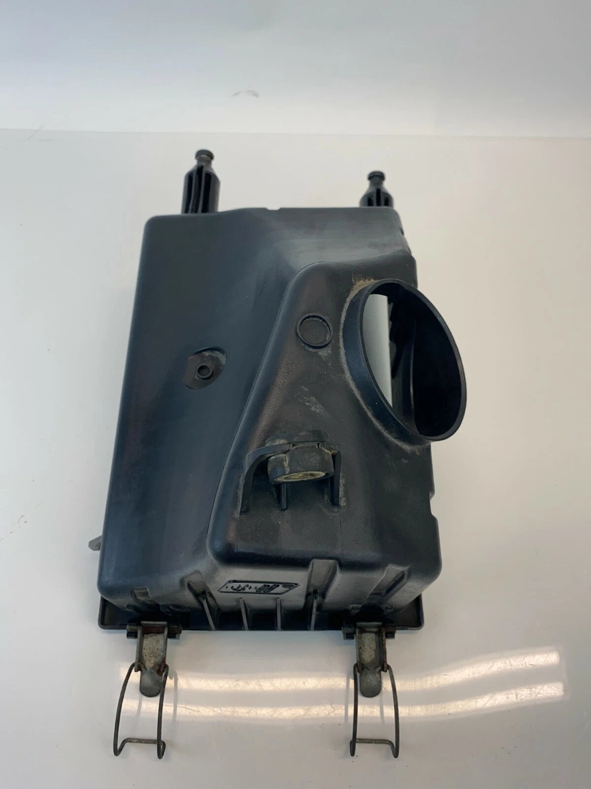 2005-2008 MERCURY MARINER 3.0L LOWER AIR INTAKE CLEANER BOX HOUSING OEM