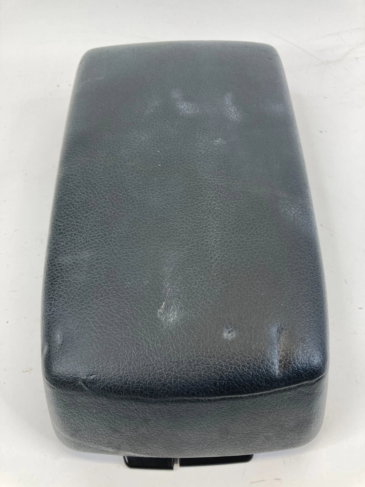 2010-2014 SUBARU LEGACY OUTBACK CENTER CONSOLE LID ARMREST ARM REST COVER OEM