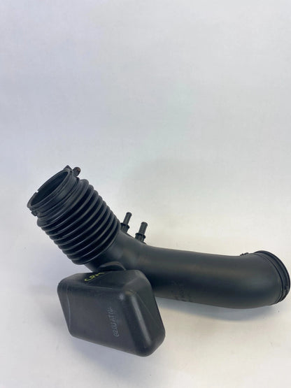 2010-2013 KIA FORTE 2.0L AIR CLEANER INTAKE HOSE TUBE DUCT OEM 28192-1M400