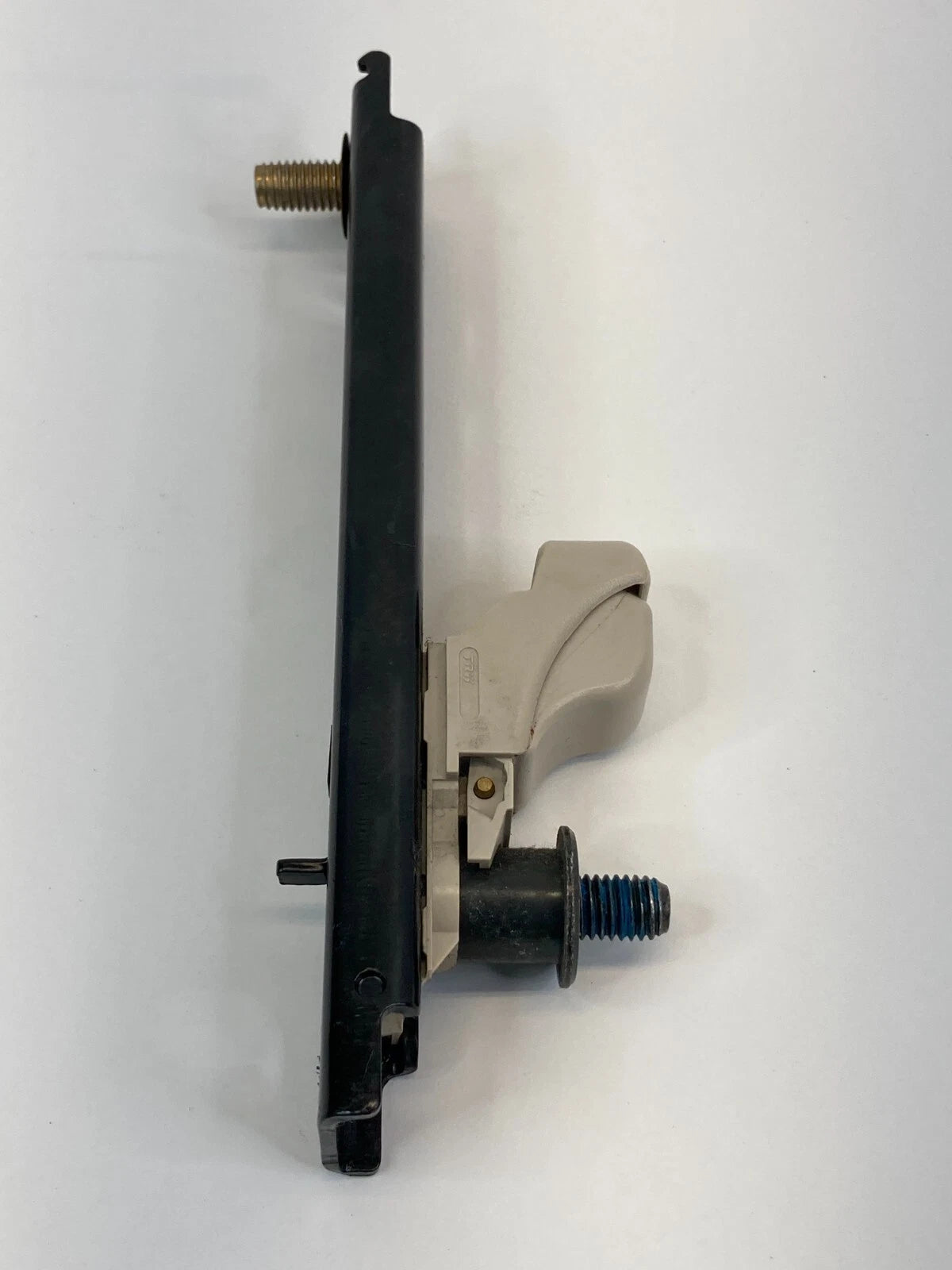 2003-2006 FORD EXPEDITION FRONT LEFT DRIVER SIDE SEAT BELT HEIGHT ADJUSTER OEM