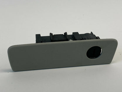 2009-2014 VOLKSWAGEN ROUTAN GLOVE BOX STORAGE COMPARTMENT HANDLE LATCH MECHANISM