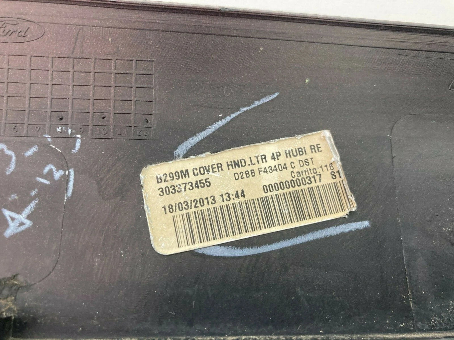 2014-2019 FORD FIESTA SEDAN TRUNK LID LICENSE MOLDING W EMBLEM RUBY RED OEM