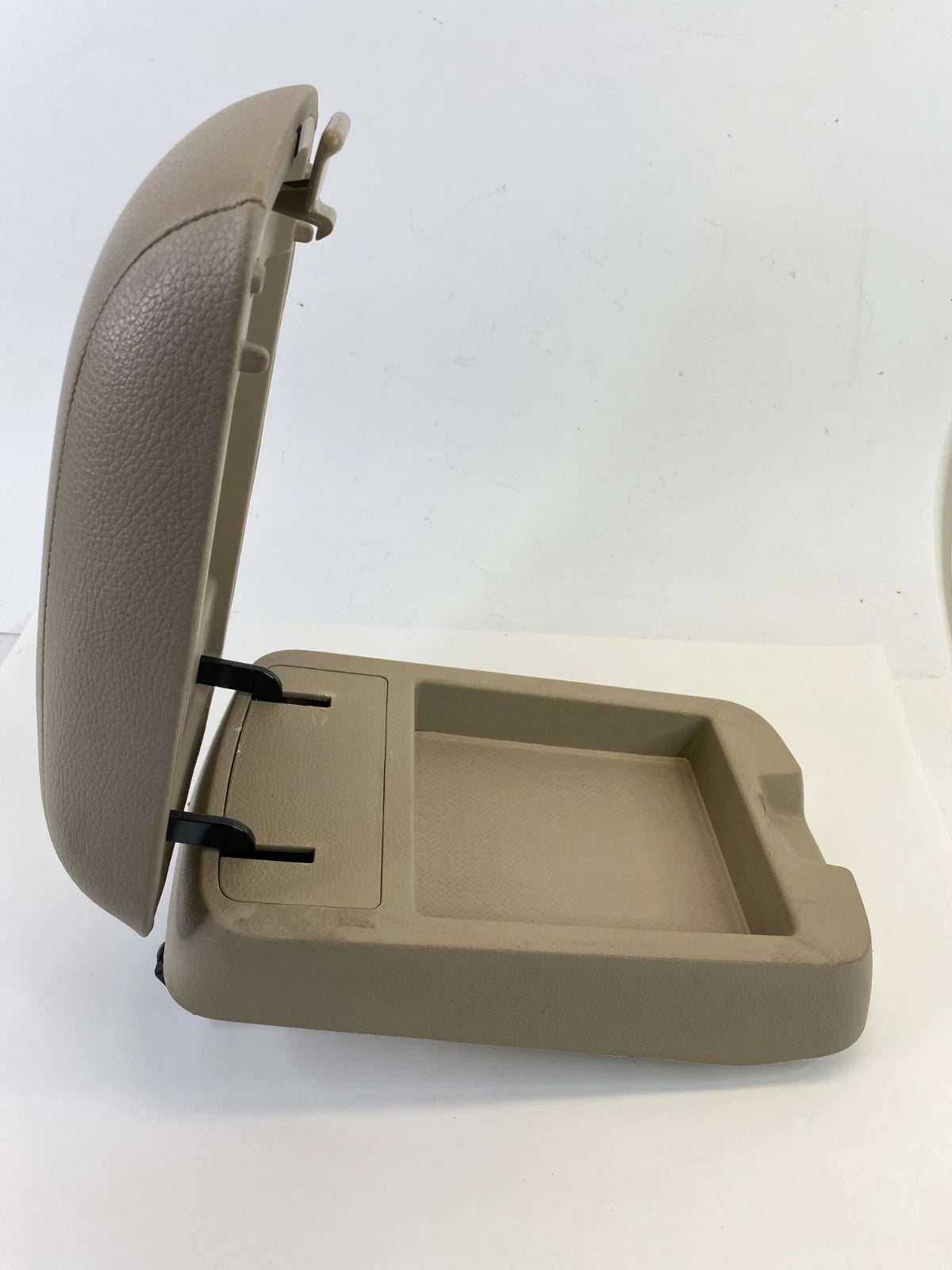 2011 2012 11 12 Hyundai Santa Fe Center Console Armrest Lid w/ Storage OEM