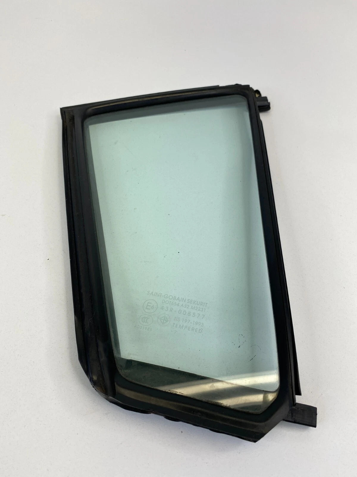 2004-2009 MAZDA MAZDA3 REAR RIGHT PASSENGER QUARTER VENT GLASS BN8V-72-651 OEM