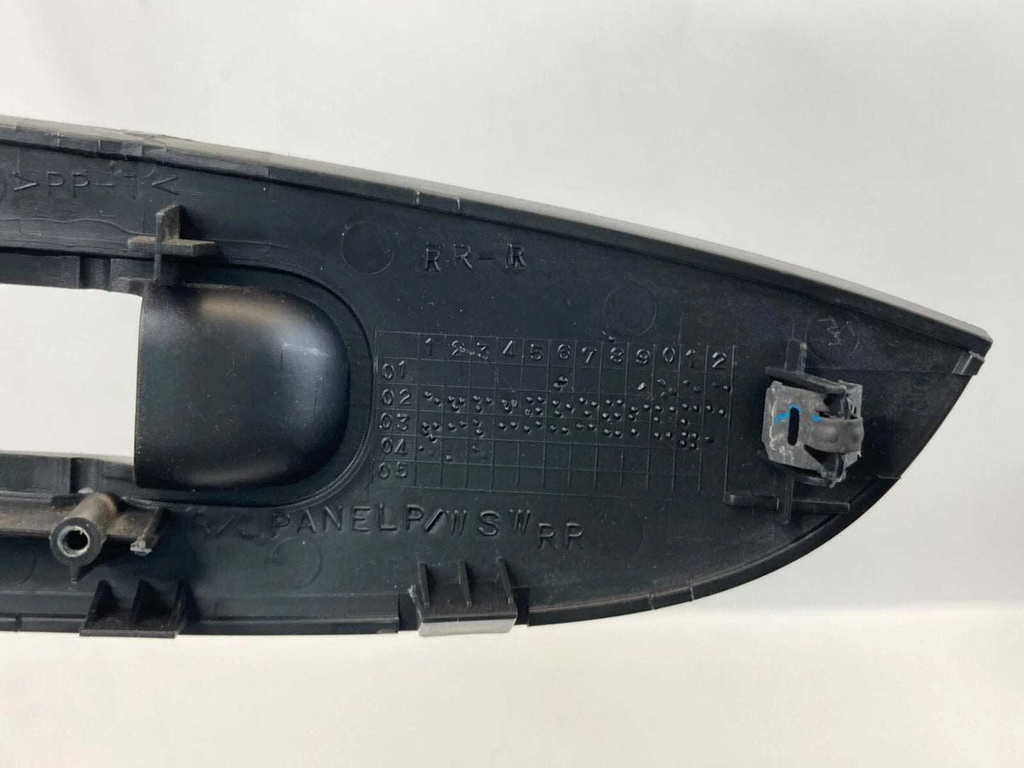 2002-2006 HONDA CR-V CRV REAR RIGHT WINDOW SWITCH BEZEL TRIM COVER 83760-S9A-A0