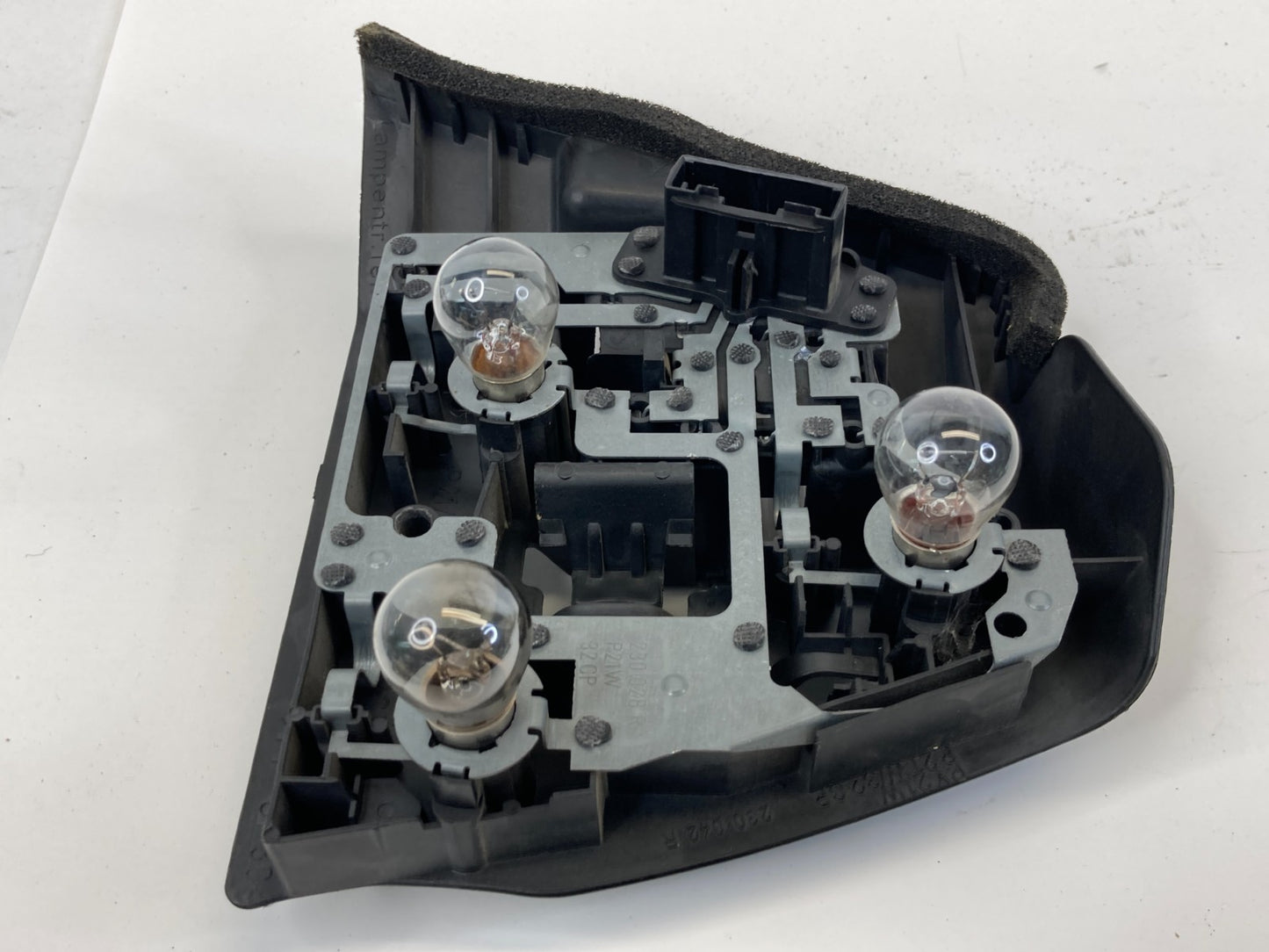 1999 2000 BMW 323i Sedan Rear Right Tail Light Carrier Bulb Holder 63218383100