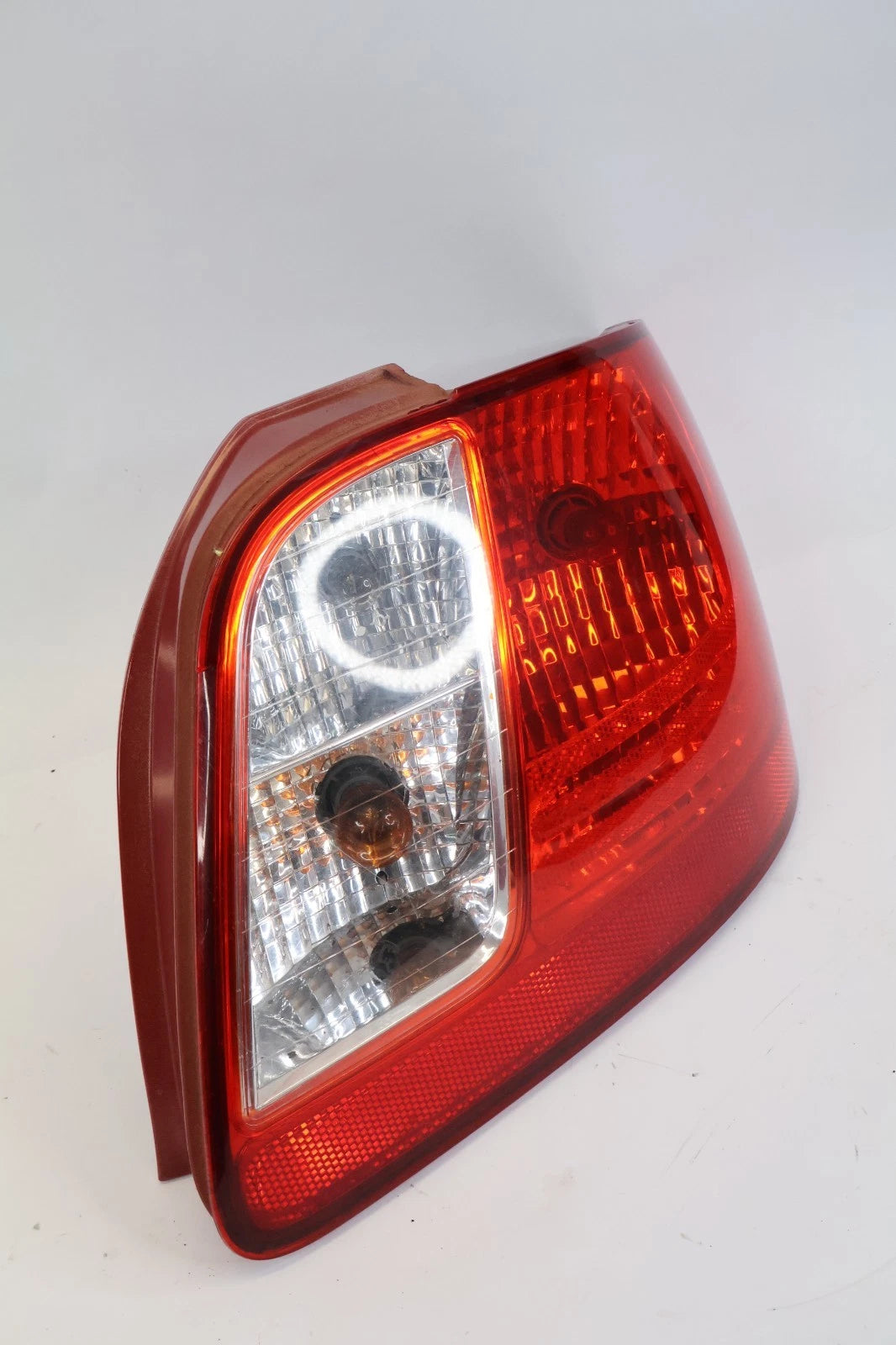 2006-2011 KIA RIO SEDAN RIGHT PASSENGER SIDE TAIL LIGHT TAILLIGHT TAILL LAMP