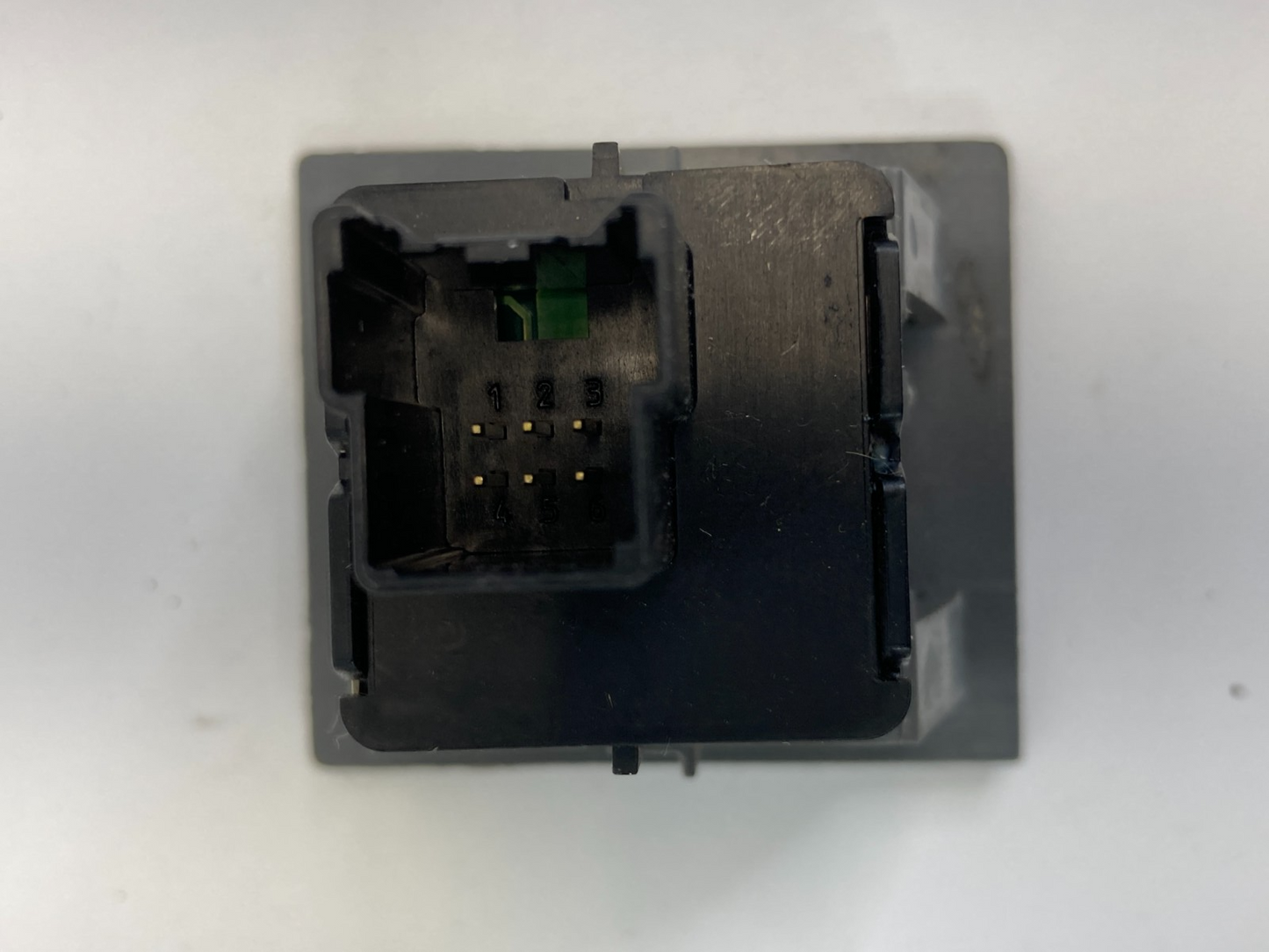 08-10 Chrysler Town & Country Power Inverter Switch Button w/ Trim L0110163A03