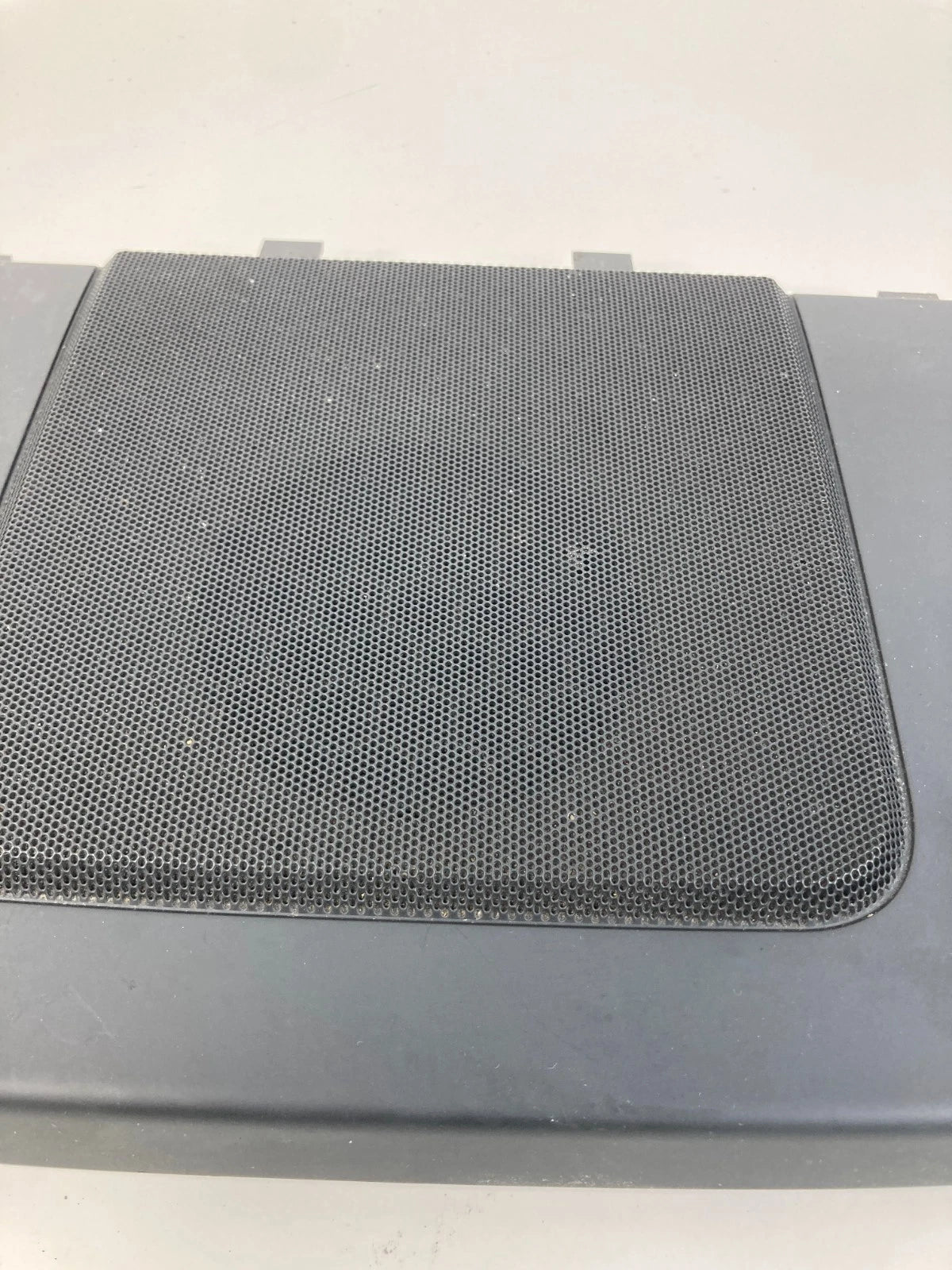 2008-2015 LAND ROVER LR2 CENTER DASH SPEAKER COVER BEZEL TRIM 6H52-A04441-AE OEM