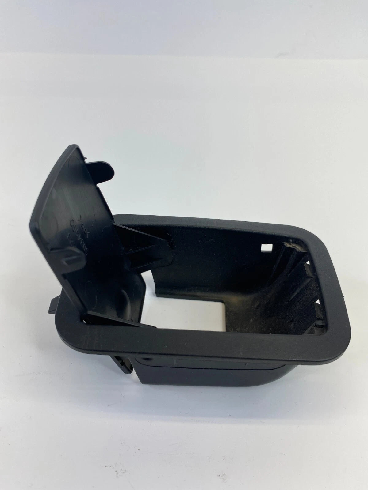 2011-2019 CHEVROLET CRUZE REAR SEAT CHILD SAFETY ANCHOR HOOK COVER 5034901 OEM