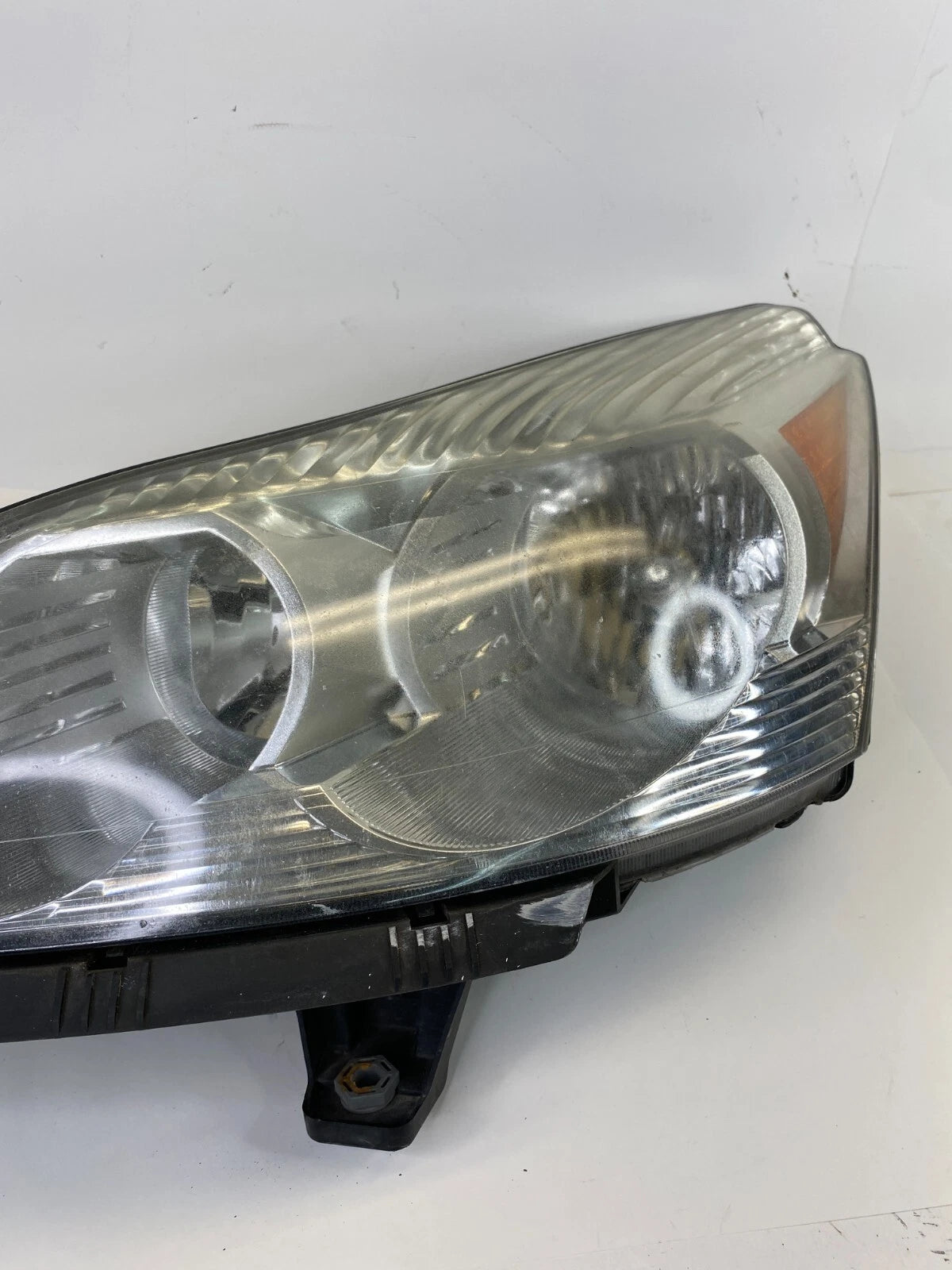 2009 2010 2011 2012 CHEVROLET TRAVERSE LEFT DRIVER HEADLIGHT HEADLAMP HALOGEN