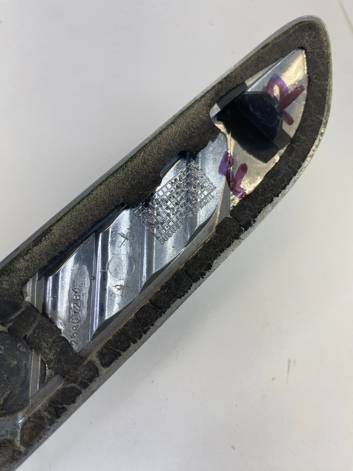 2008-2012 Buick Enclave Front Right Side Hood Exterior Molding Chrome 25867284