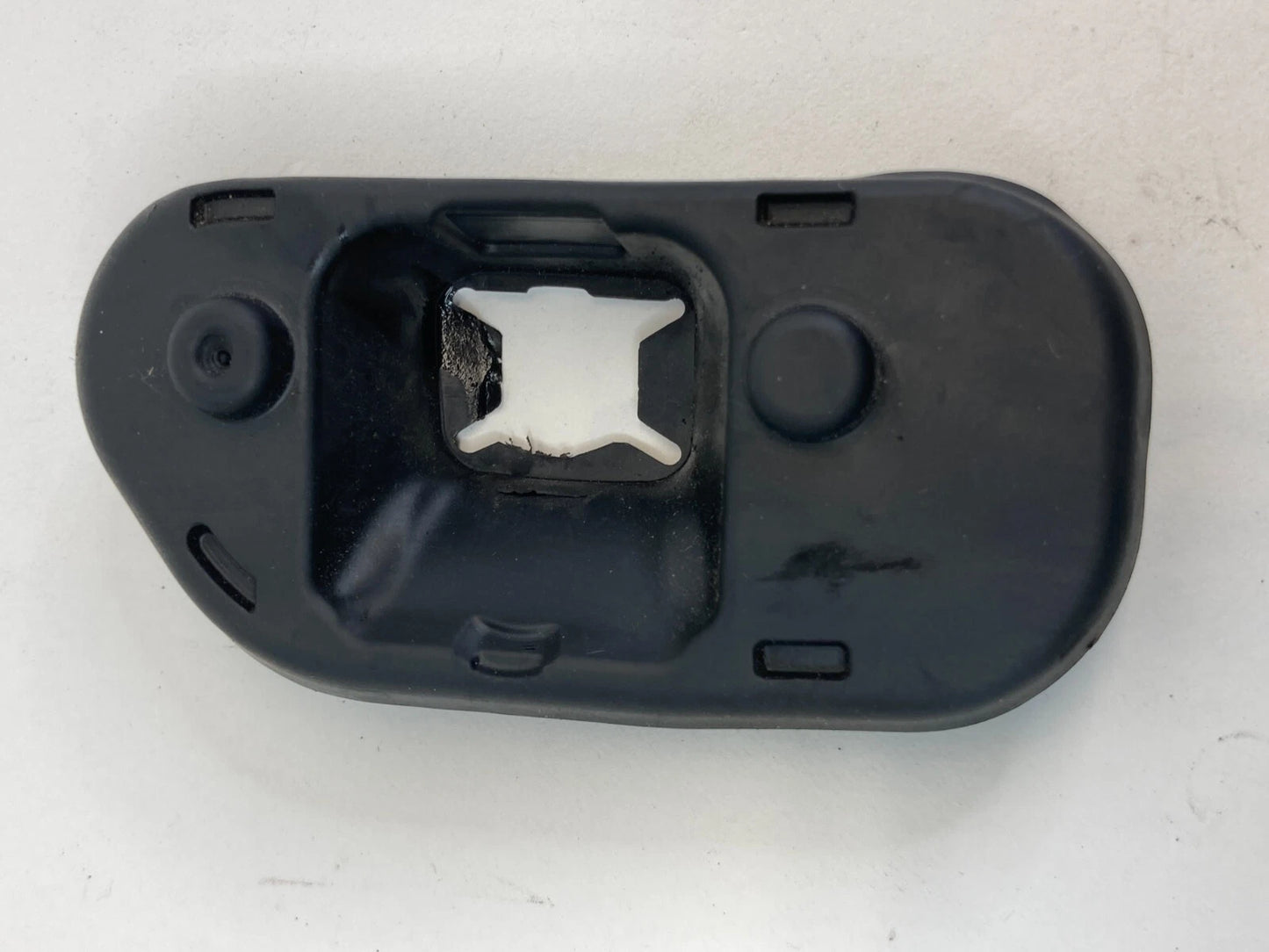 12-18 FORD FOCUS REAR RIGHT DOOR CHECK STOP STOPPER SEAL GASKET COVER CM51A27206