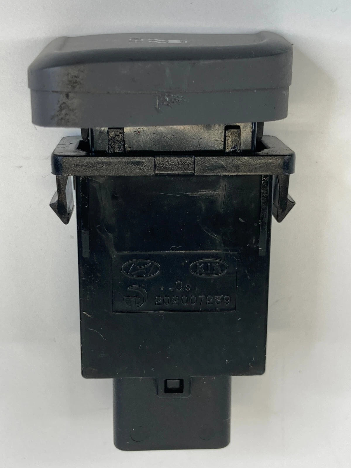 2011-2013 HYUNDAI ELANTRA 1.8L LEFT DASH STAB TRACTION BUTTON SWITCH 202007239