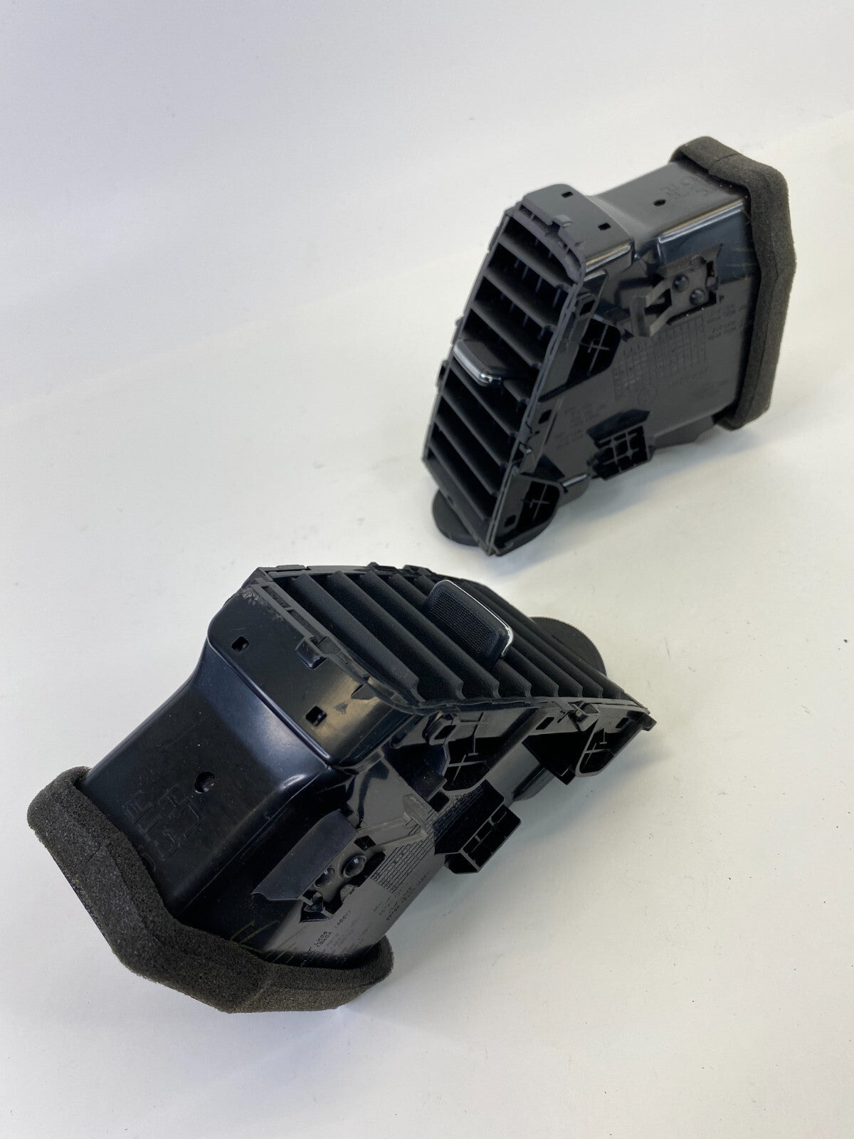 2011-2014 Nissan Murano Front Center Dash A/C Air Vent Grill Grille Set Pair OEM