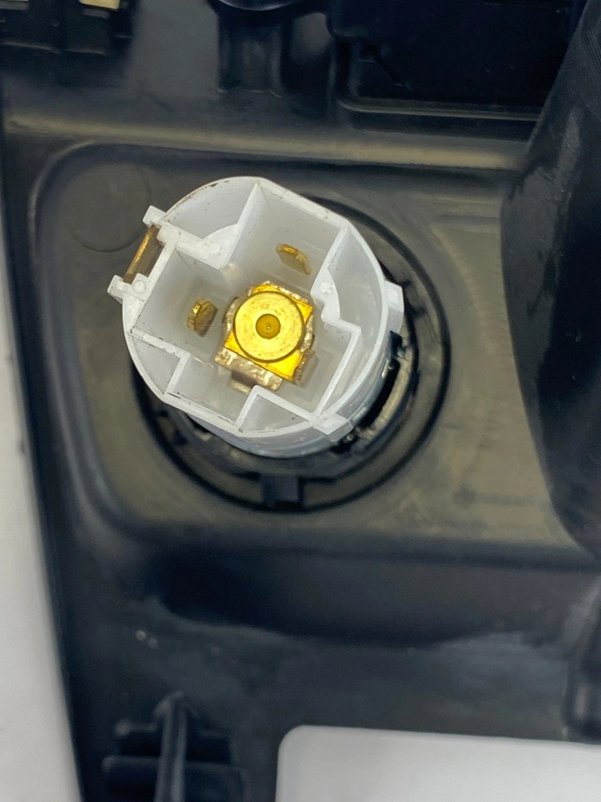 2010-2012 DODGE CALIBER CENTER DASH HAZARD LIGHT SWITCH POCKET 12V 68056900AA