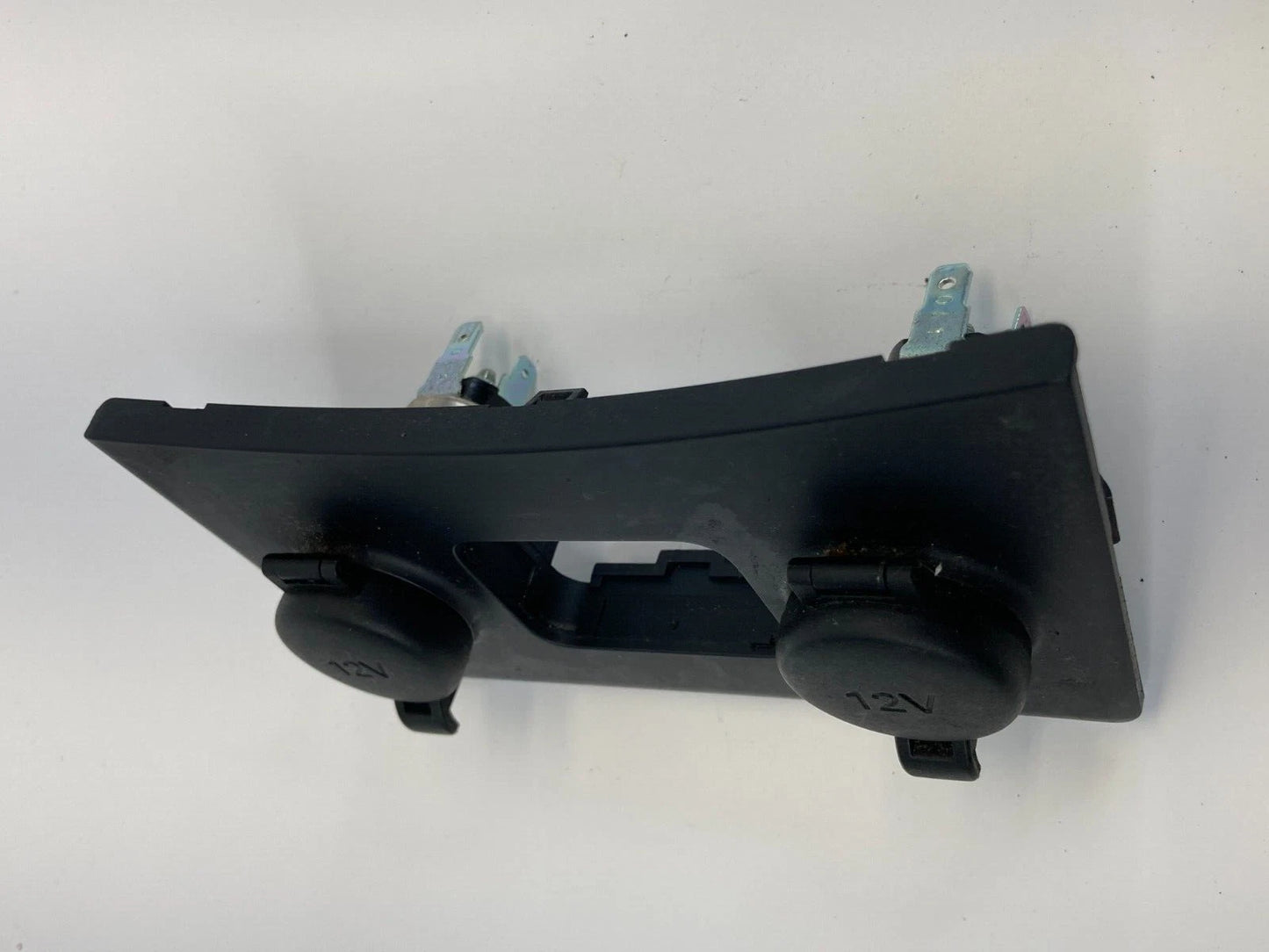 10 11 12 13 KIA FORTE CENTER CONSOLE CIGARETTE LIGHTER BEZEL 84621-1M010 ETIQ 20