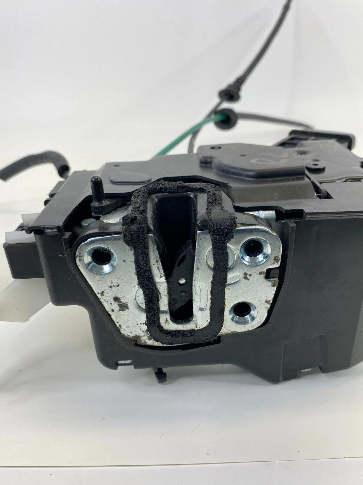 2009-2011 KIA BORREGO REAR LEFT SIDE DOOR LOCK ACTUATOR LATCH ASSEMBLY OEM