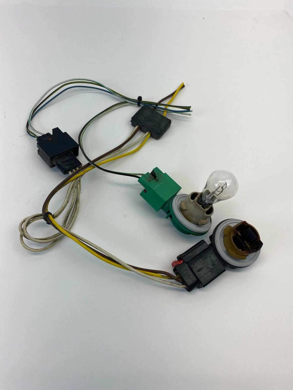 2010 CHRSYLER TOWN & COUNTRY REAR WIRING HARNESS TAIL LIGHT TAILLIGHT ASSY OEM