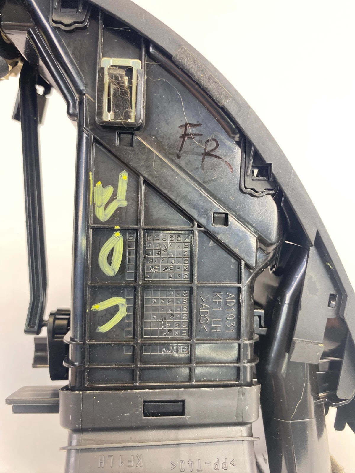 2010-2013 KIA FORTE DASH RIGHT PASSENGER A/C AIR VENT GRILLE OUTLET OEM