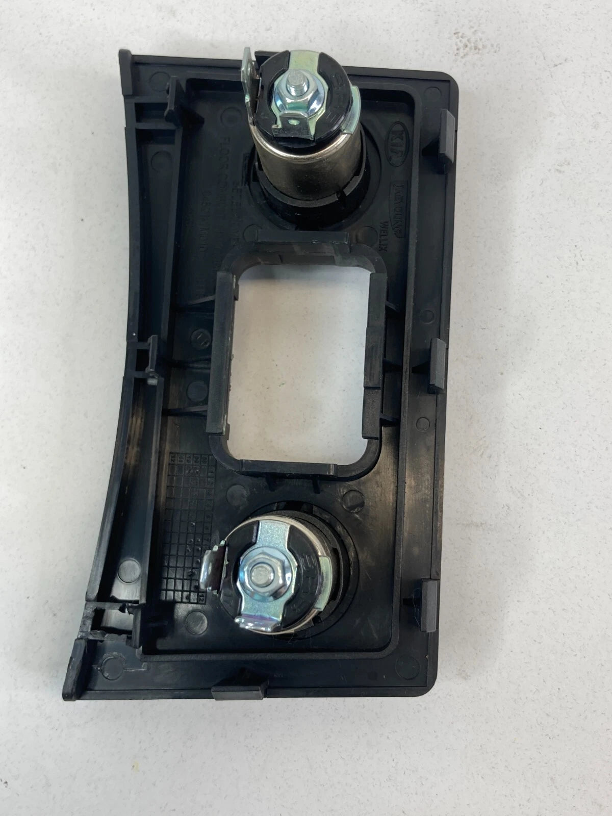 2010-2013 KIA FORTE CENTER CONSOLE FLOOR CIGARETTE LIGHTER BEZEL 84621-1M010