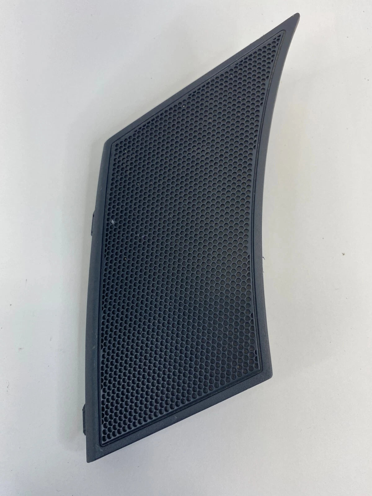 2011 2012 2013 NISSAN ROGUE DASH RIGHT SIDE SPEAKER GRILL COVER 28176-JM00A OEM