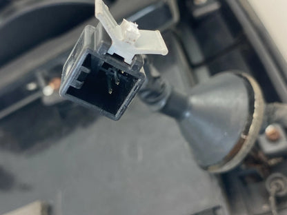 2004-2006 KIA AMANTI REAR TRUNK LID LICENSE PLATE BEZEL W/ BACKUP LAMPS 873713F0