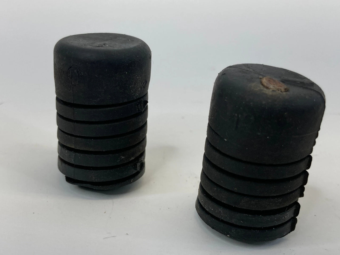 06-16 KIA OPTIMA 05-13 SPORTAGE HOOD BUMPER STOP ADJUSTER RUBBER SET PAIR OEM