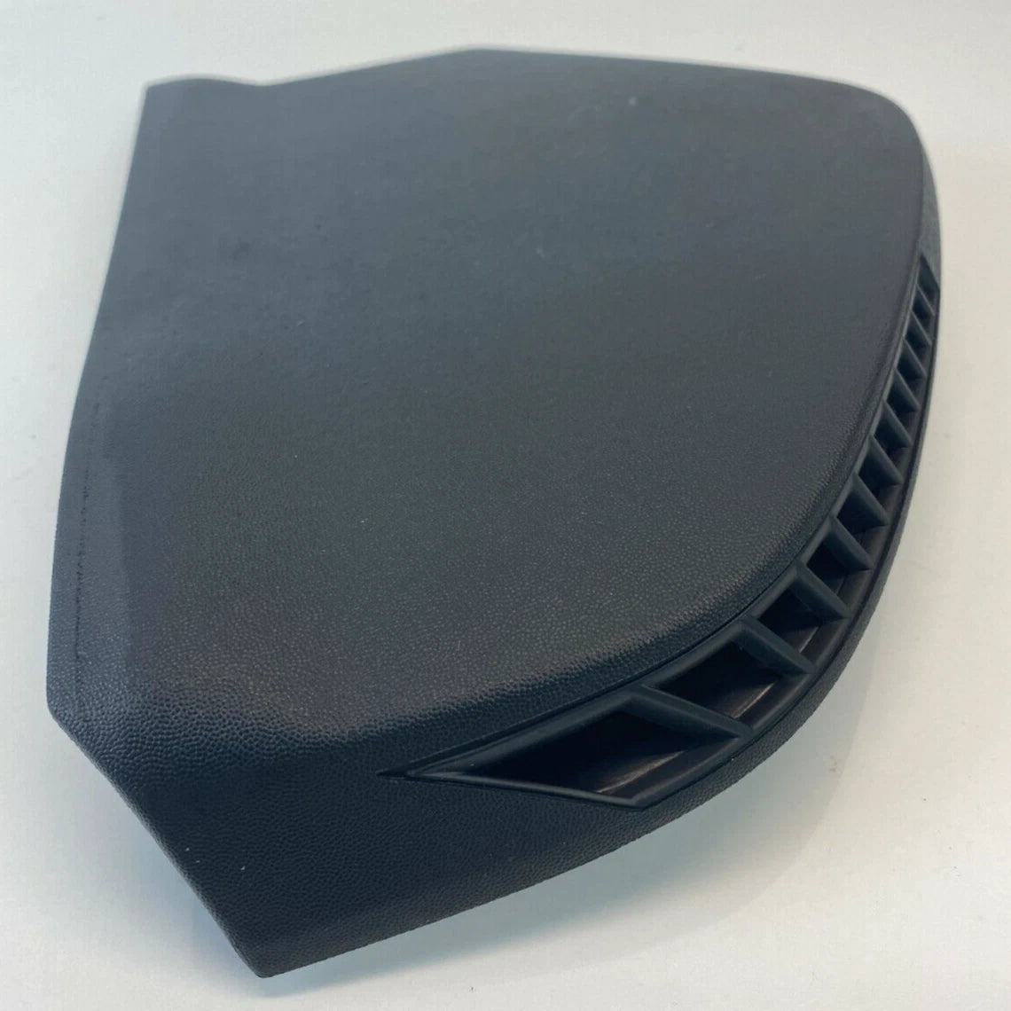 2003-2007 CADILLAC CTS DASH RIGHT VENT DUCT ACCESS COVER PANEL RH 1220510257