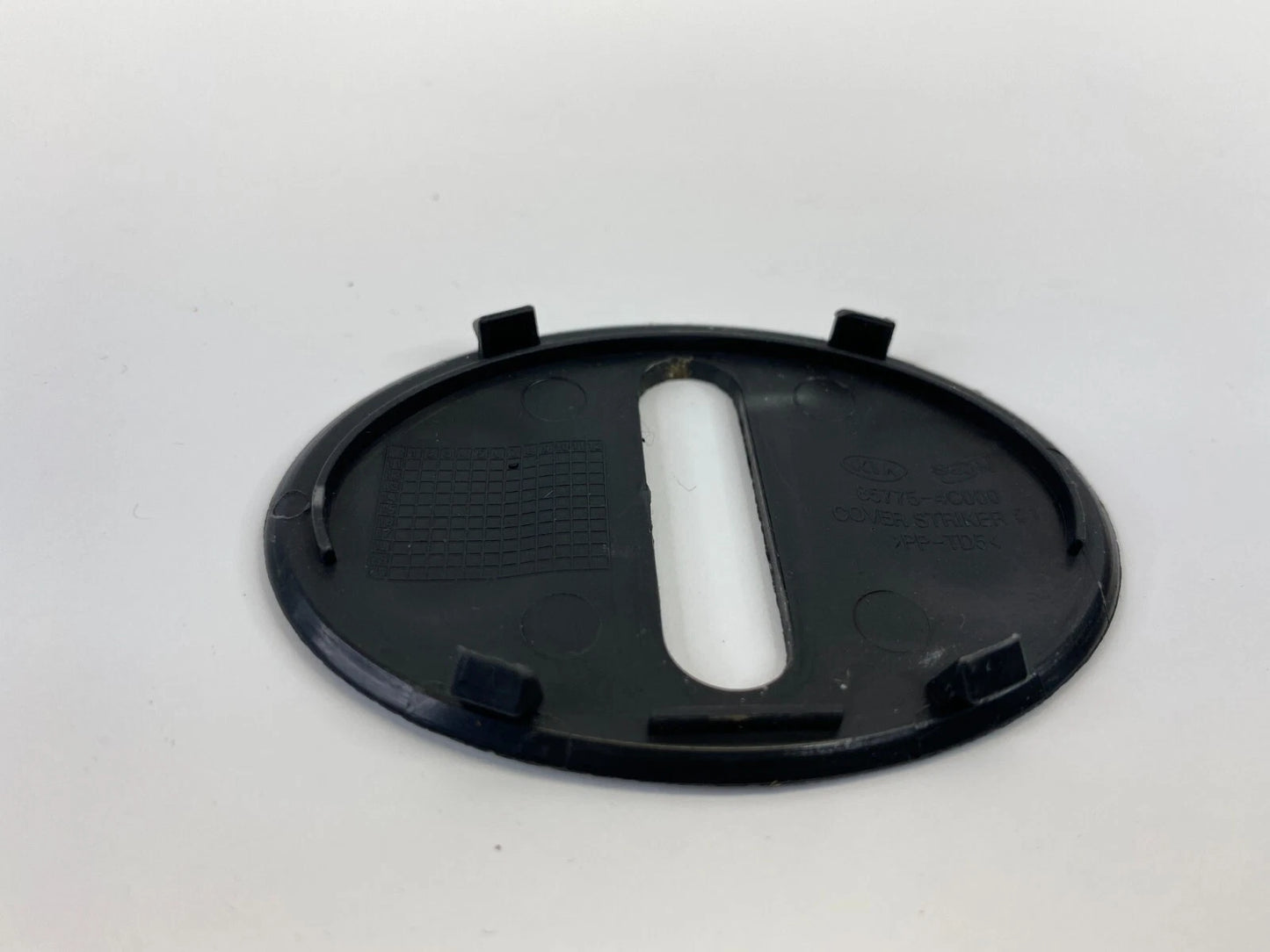 2012-2015 KIA OPTIMA REAR TRUNK BODY PANEL STRIKER COVER BEZEL TRIM 85775-4C000
