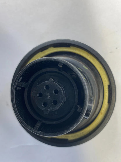 2003 04 05 06 07 2008 PONTIAC VIBE FUEL TANK FILLER GAS CAP OEM