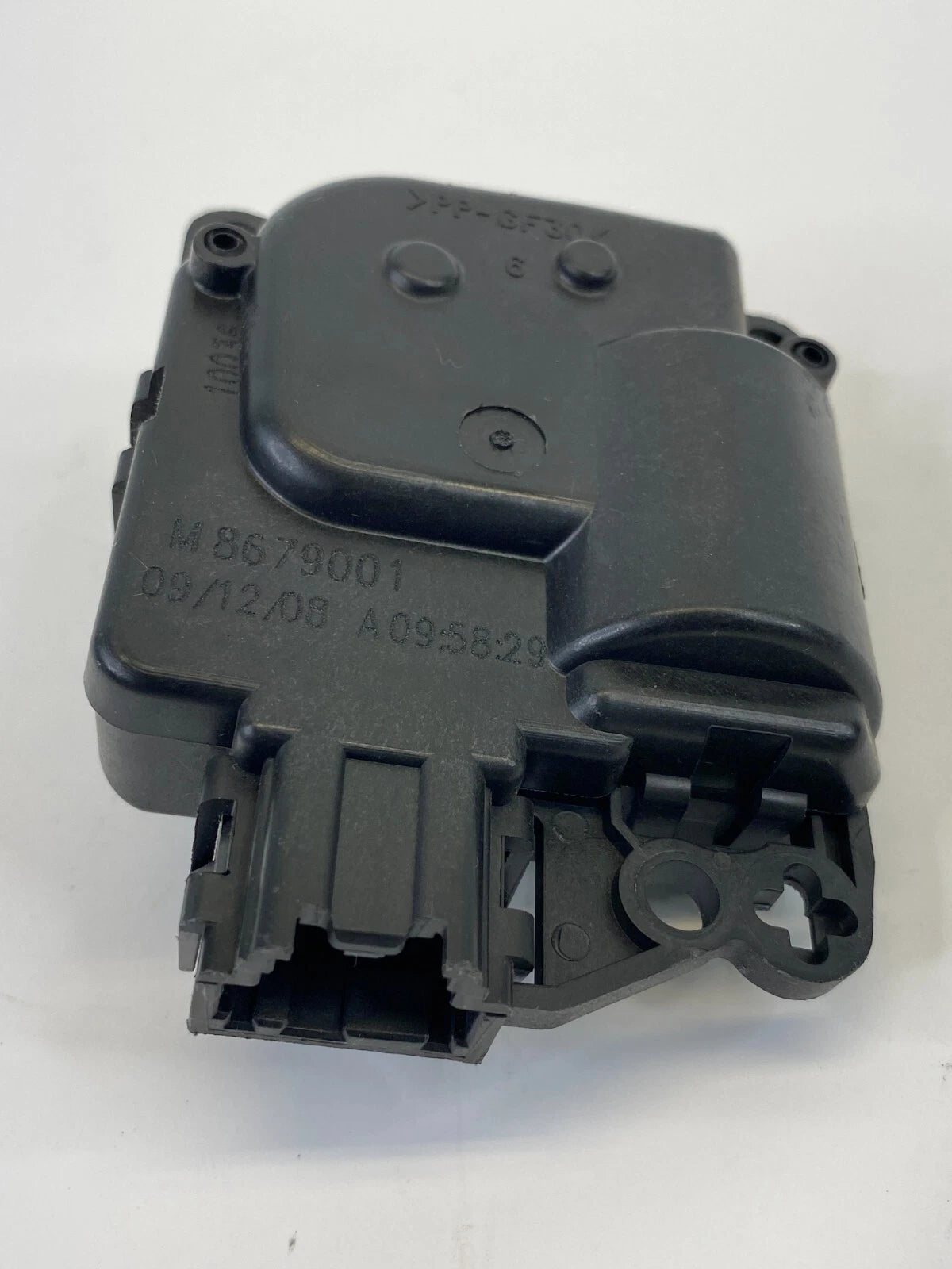 2009-2014 VOLKSWAGEN ROUTAN HVAC A/C HEATER BLEND DOOR ACTUATOR M8679001 OEM