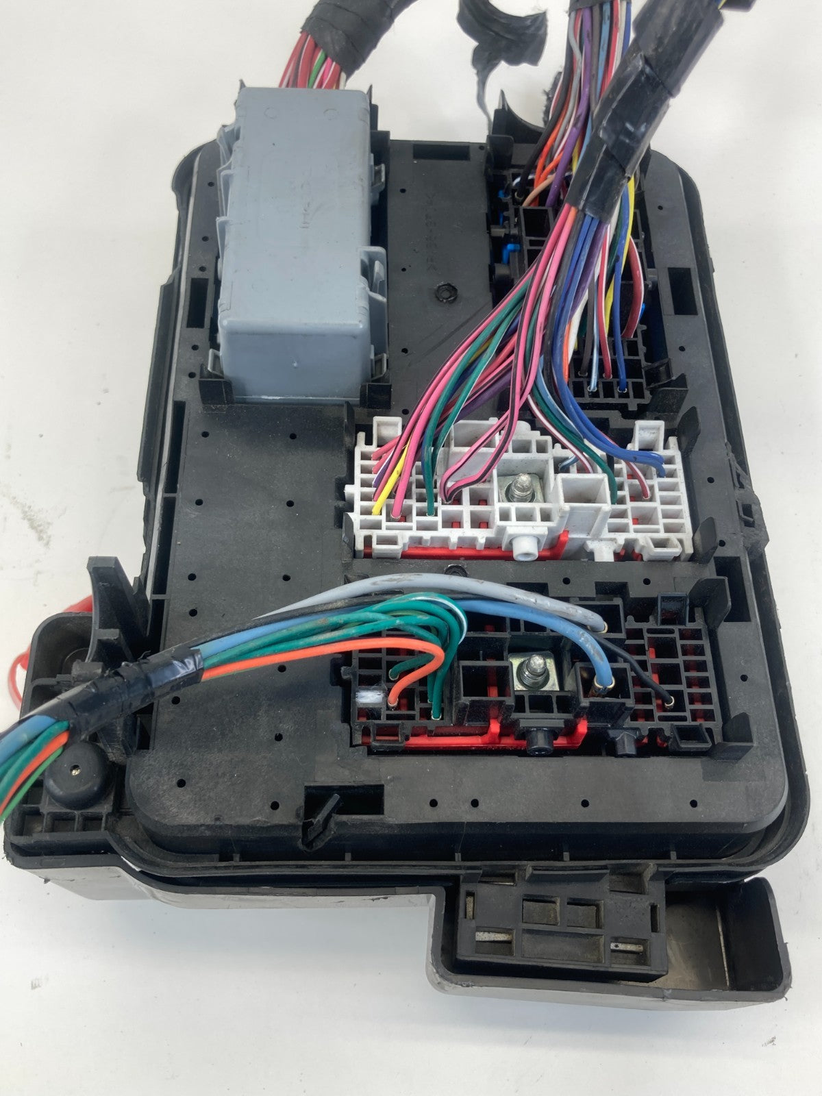 2013-2016 GMC Terrain 2.4L L4 Engine Compartment Fuse Box Relay Junction Block