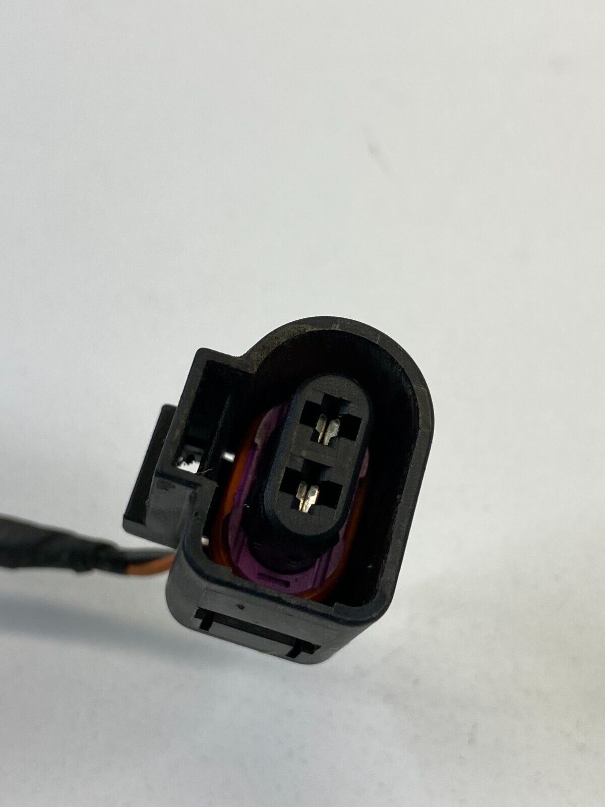 1998-2000 Volkswagen New Beetle Hatchback Right Cruice Light Wiring Connector