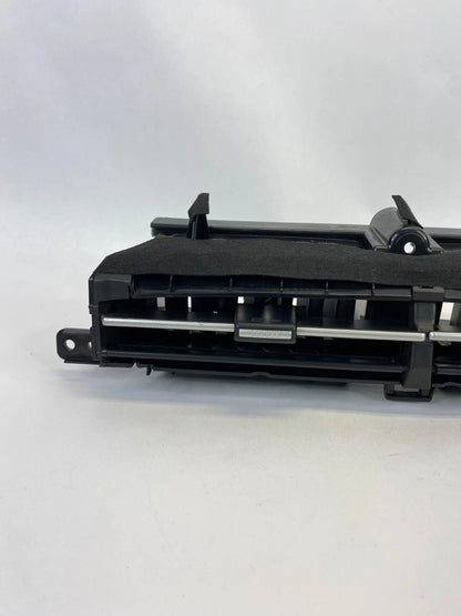 2010-2012 TOYOTA PRIUS FRONT VENTS CENTER DASH AIR VENT OUTLET 55670-47070 OEM
