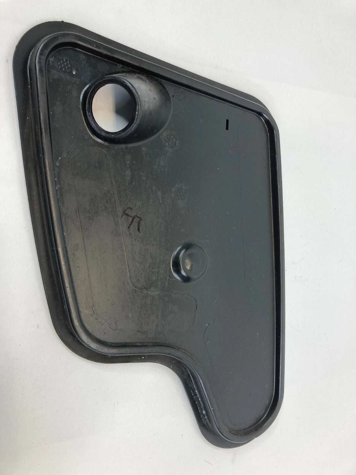 11-18 VOLKSWAGEN JETTA SEDAN FRONT RIGHT DOOR CHECK COVER TRIM 5C6-837-916-B