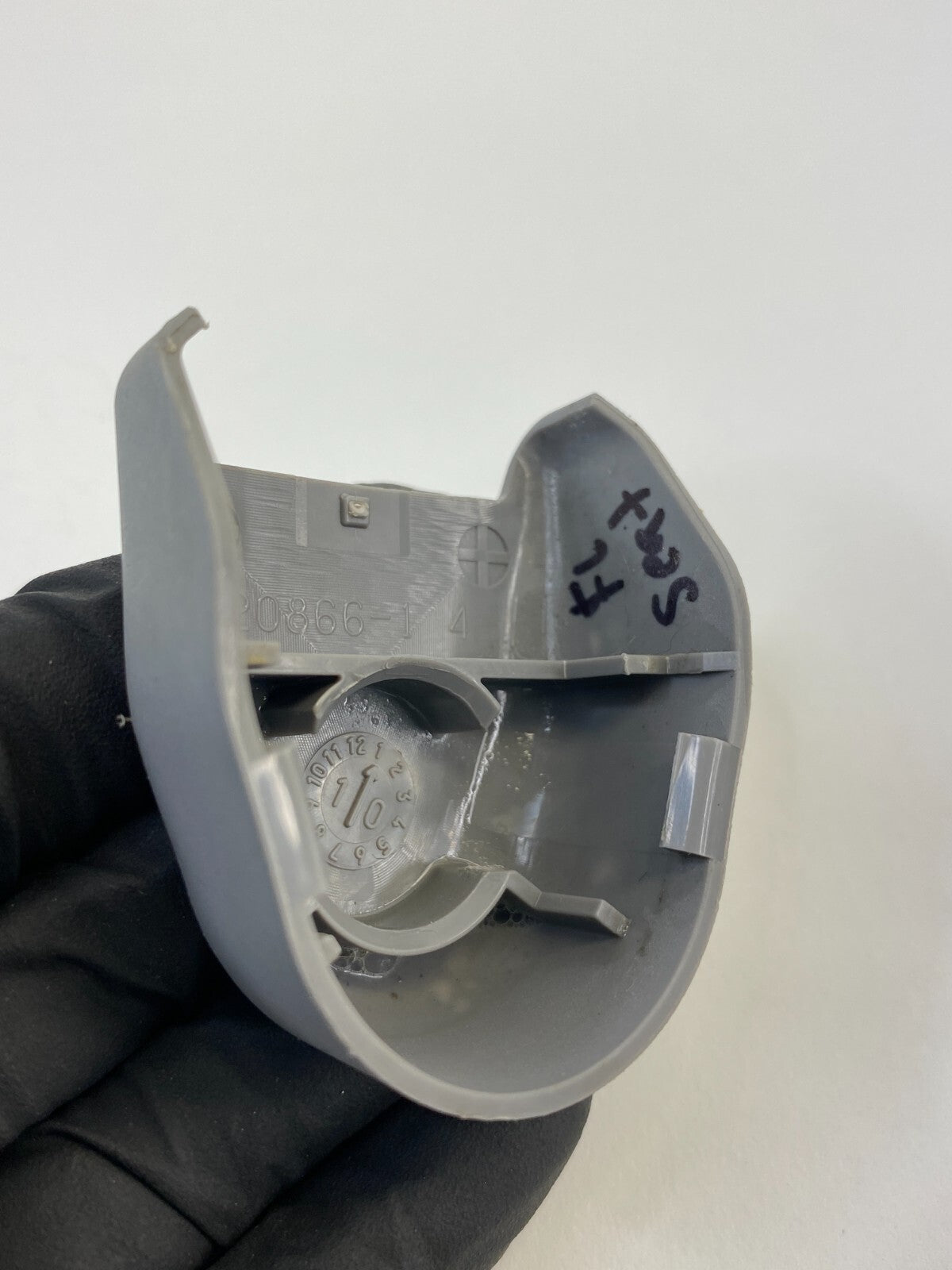 07-10 Hyundai Elantra Front Left Driver Side Seat Belt Anchor Lower Cover Trim