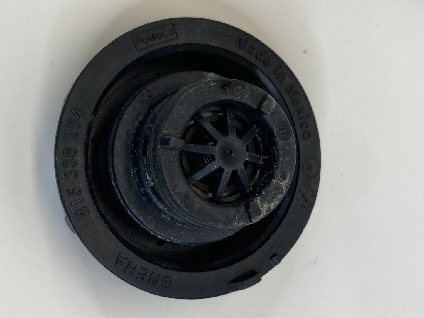 2013-2018 Ford C-Max Radiator Coolant Expansion Reservoir Tank Cap DG93-8101-AA