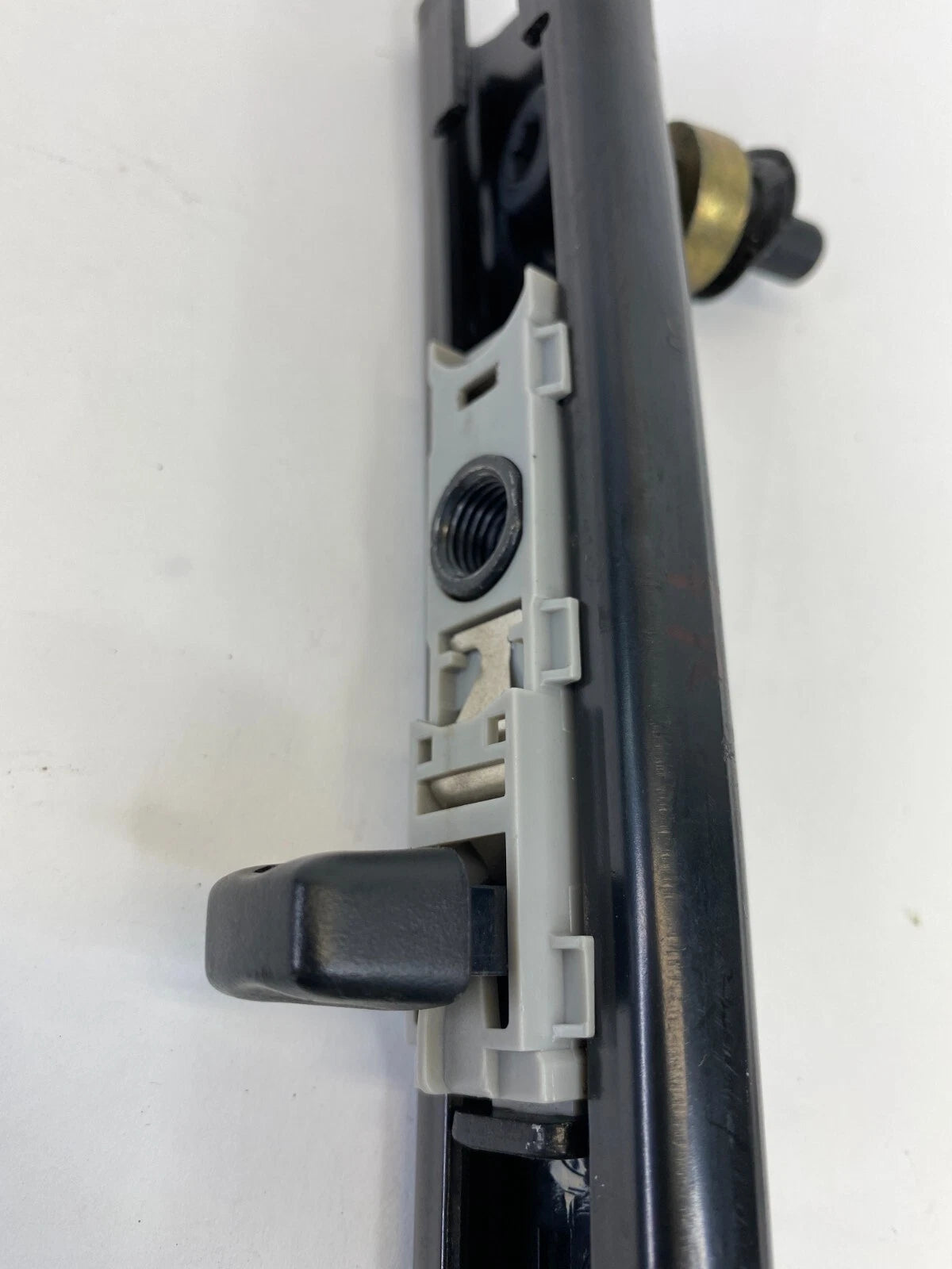 01-04 DODGE CARAVAN FRONT RIGHT SIDE SEAT BELT HEIGHT ADJUSTER 04680460AH OEM