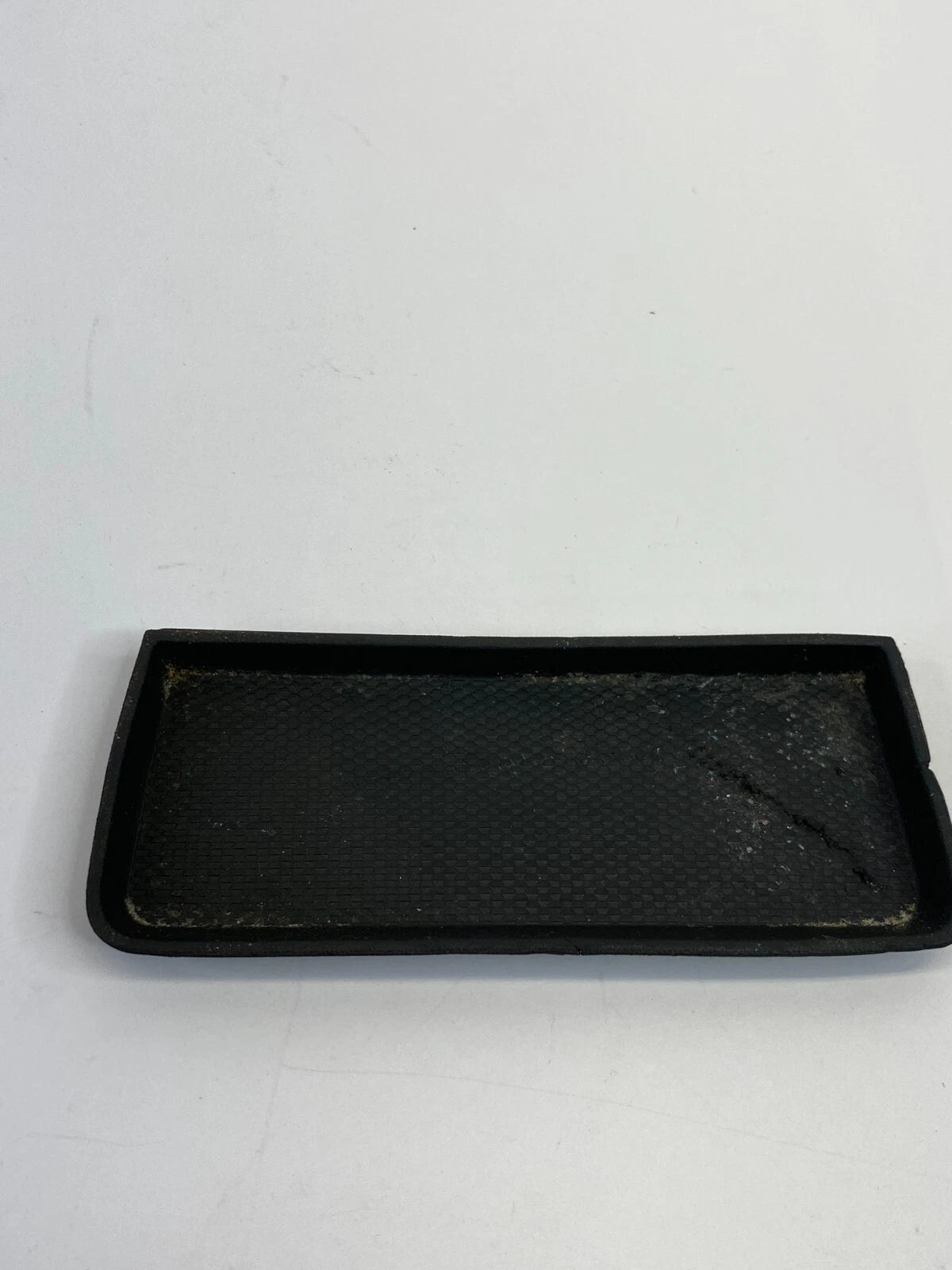 10-17 CHEVROLET EQUINOX FLOOR CENTER CONSOLE COMPARTMENT LINER MAT 25874749 OEM