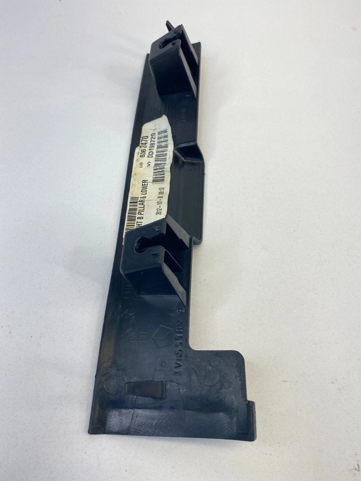 2013-2016 Dodge Dart Sedan M/T Right Side Interior Pillar Lower Cover Bezel OEM