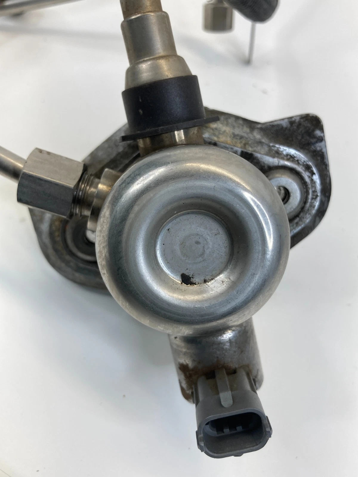 14-19 EXPLORER INTERCEPTOR UTILITY 3.5L V6 HIGH PRESSURE FUEL PUMP AA5E-9D376